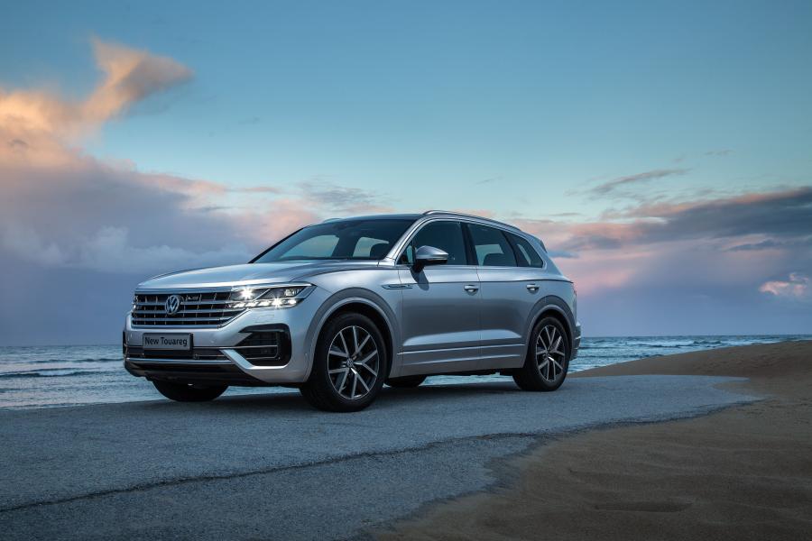  Volkswagen Touareg V6 TDI R-Line 2018 года  (ZA) (фото 16 из 32)
